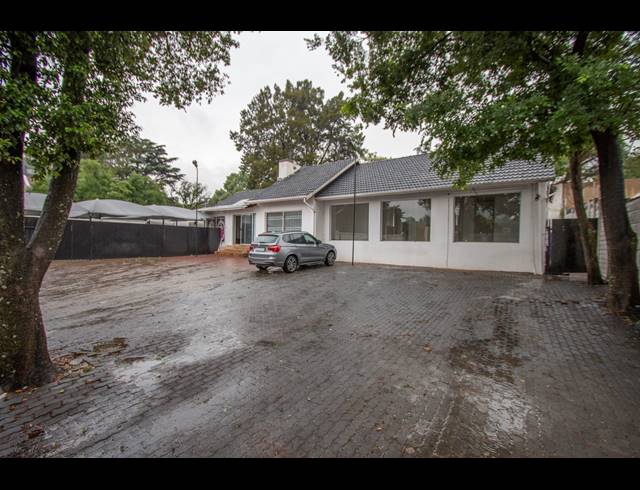 480M² OFFICE TO LET IN PARKMORE
